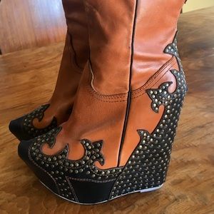 Havana platform boots.